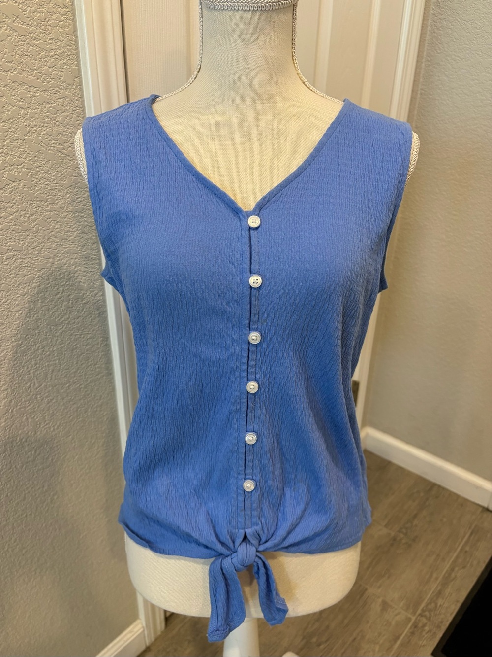 Talbots Periwinkle Blue Sleeveless Button-Front Tie-Hem Camisole